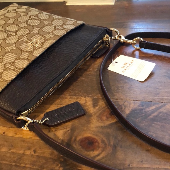 Coach Signature khaki brown messenger crossbody - Picture 6 of 7